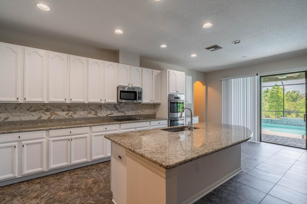 11527 Sand Stone Rock Dr, Riverview FL  33569-8709 exterior