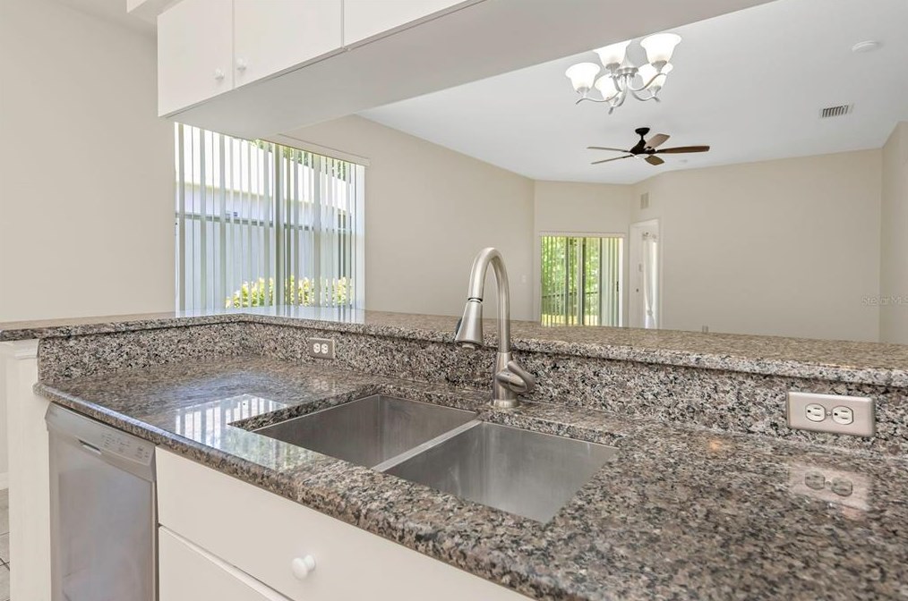 6108 Kiteridge Dr, Lithia FL  33547-5849 exterior