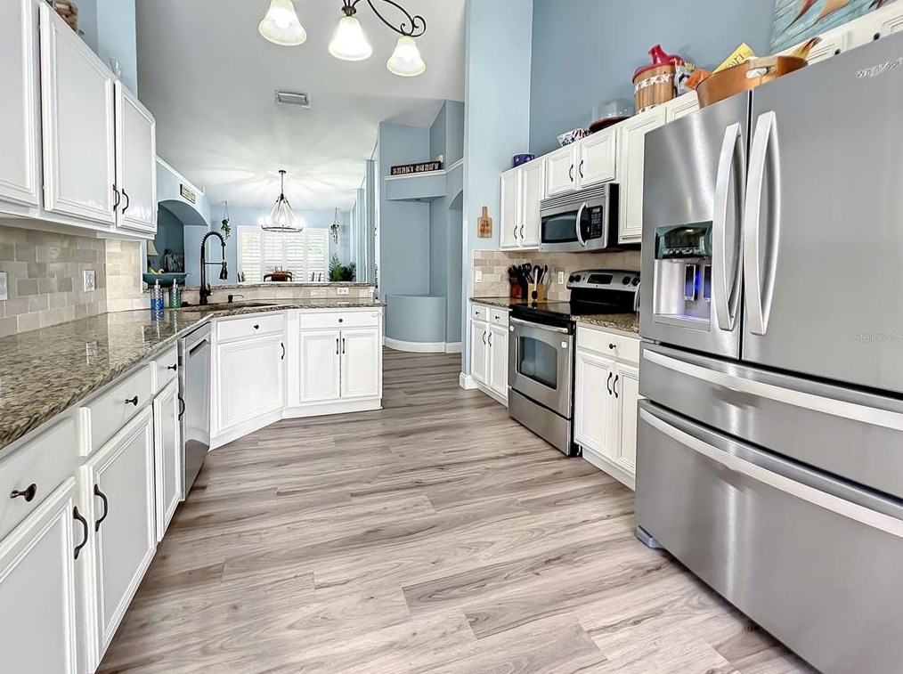 10216 Merrimac Manor Dr, Riverview FL  33578-8327 exterior