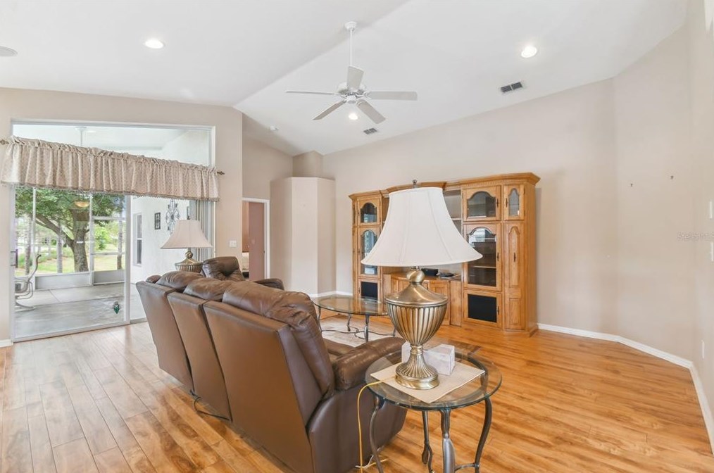 480 Rochester St, Brooksville FL  34609-9206 exterior