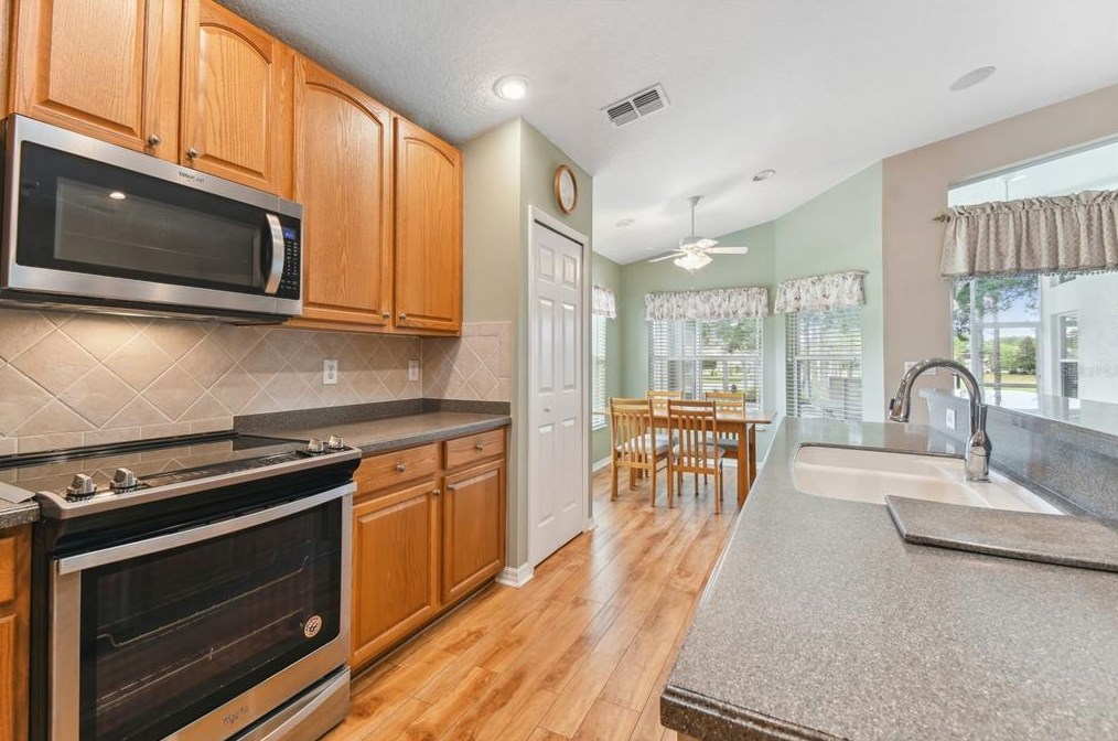 480 Rochester St, Brooksville FL  34609-9206 exterior