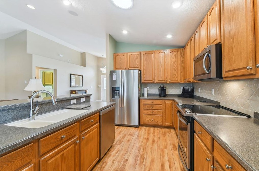 480 Rochester St, Brooksville FL  34609-9206 exterior