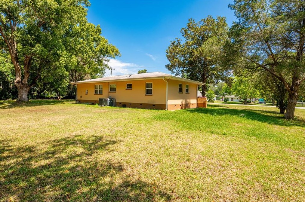 16176 Wilson Blvd, Brooksville FL  34604-7727 exterior