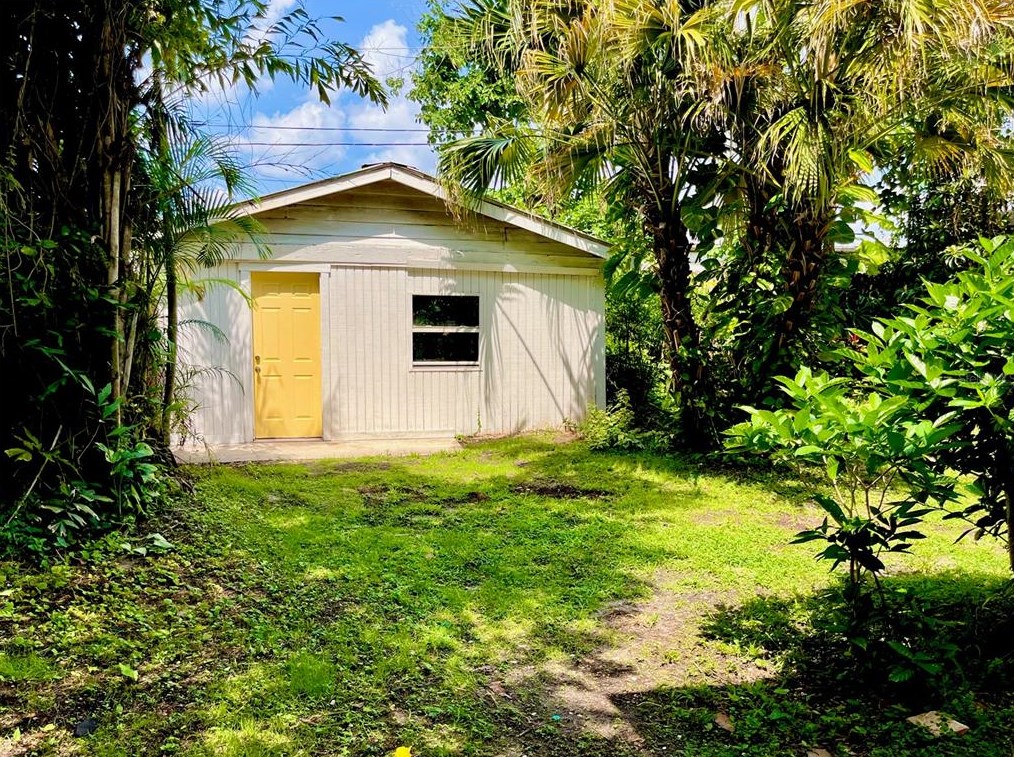 5706 9th St, Tampa FL 33604-6863 exterior