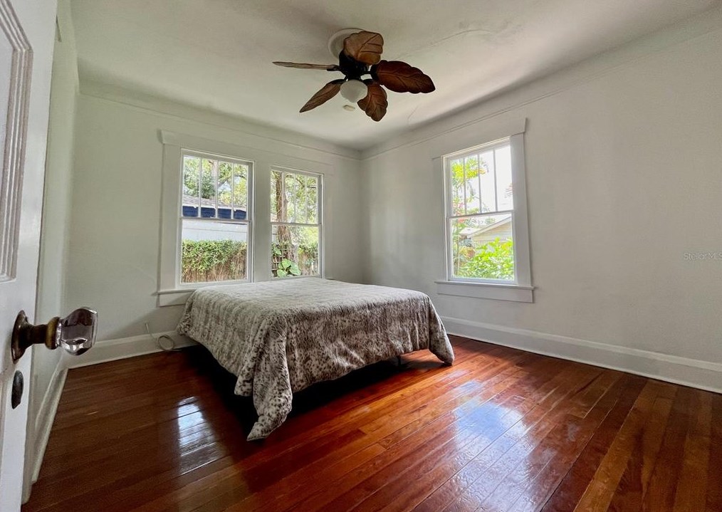 5706 9th St, Tampa FL 33604-6863 exterior