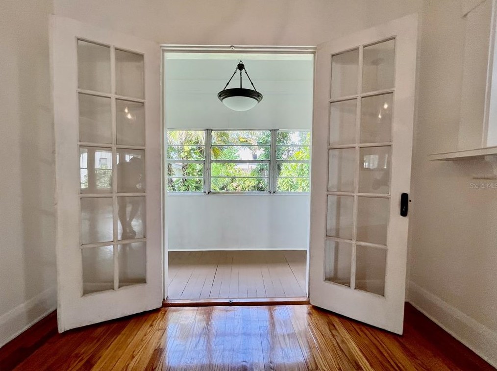 5706 9th St, Tampa FL 33604-6863 exterior