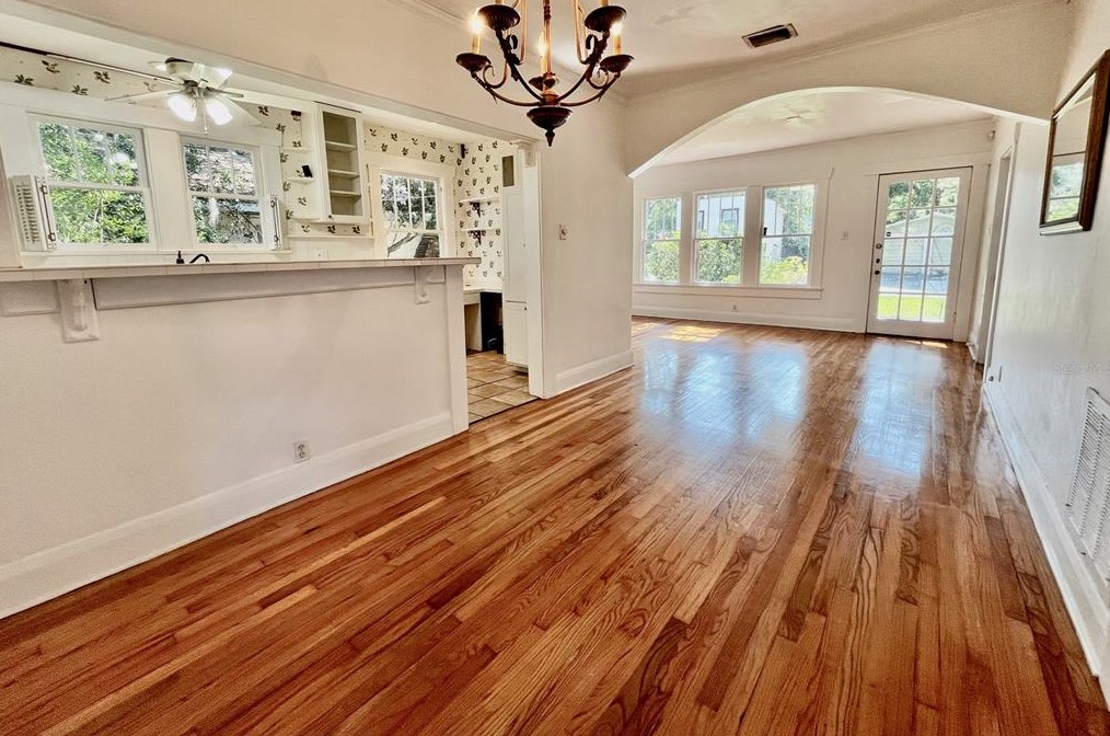 5706 9th St, Tampa FL 33604-6863 exterior