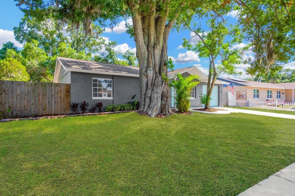 10706 Airview Dr, Tampa FL 33625-4902 exterior