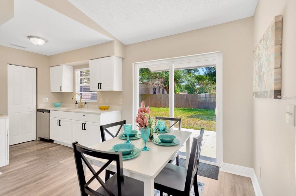 10706 Airview Dr, Tampa FL 33625-4902 exterior