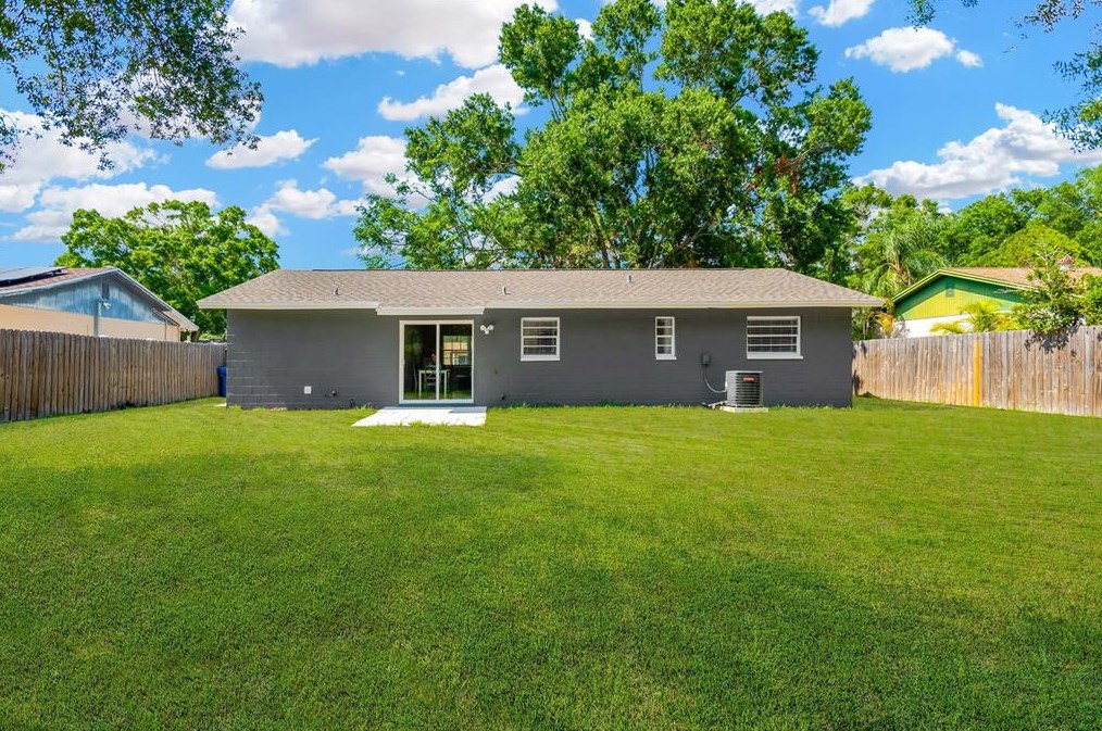 10706 Airview Dr, Tampa FL 33625-4902 exterior