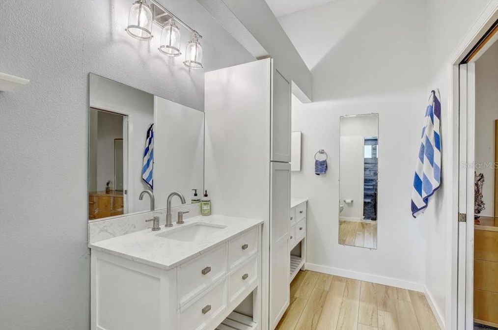 5717 Erhardt Dr, Riverview FL  33578-3754 exterior