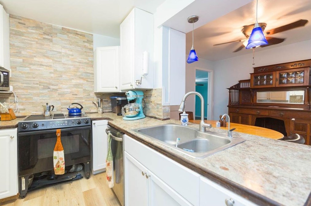 8514 46th St, Tampa FL 33617-6912 exterior