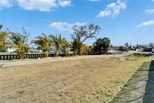 6542 Simone Shores Cir, Apollo Beach, FL 33572 - Photo 71