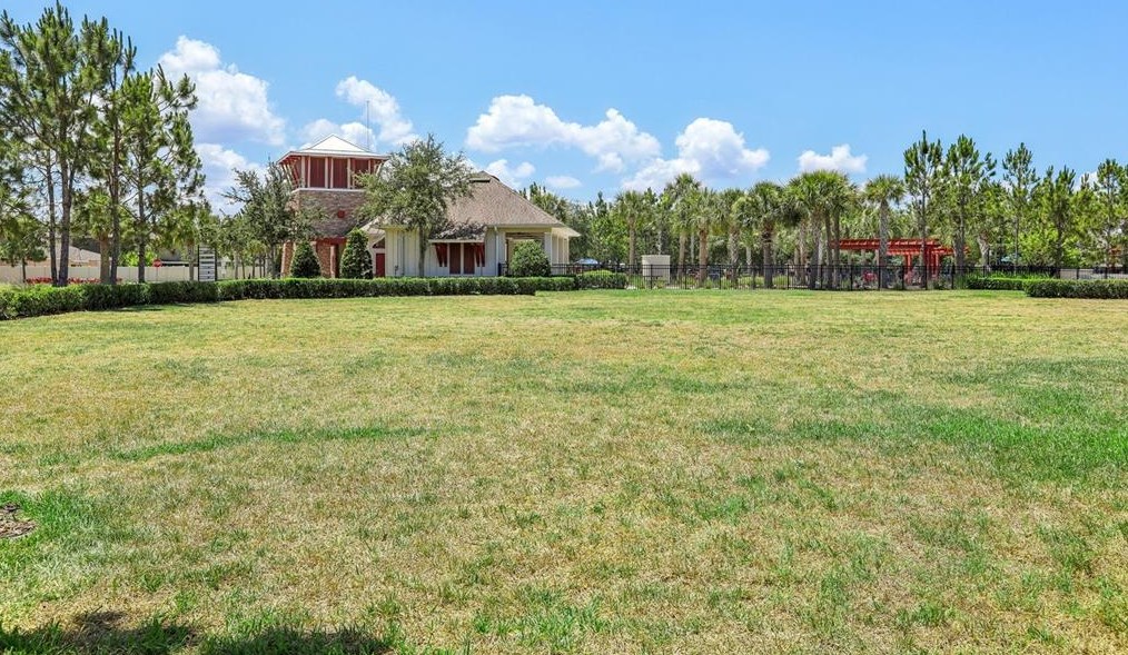 8002 Alamosa Wood Ave, Ruskin FL 33573-0144 exterior