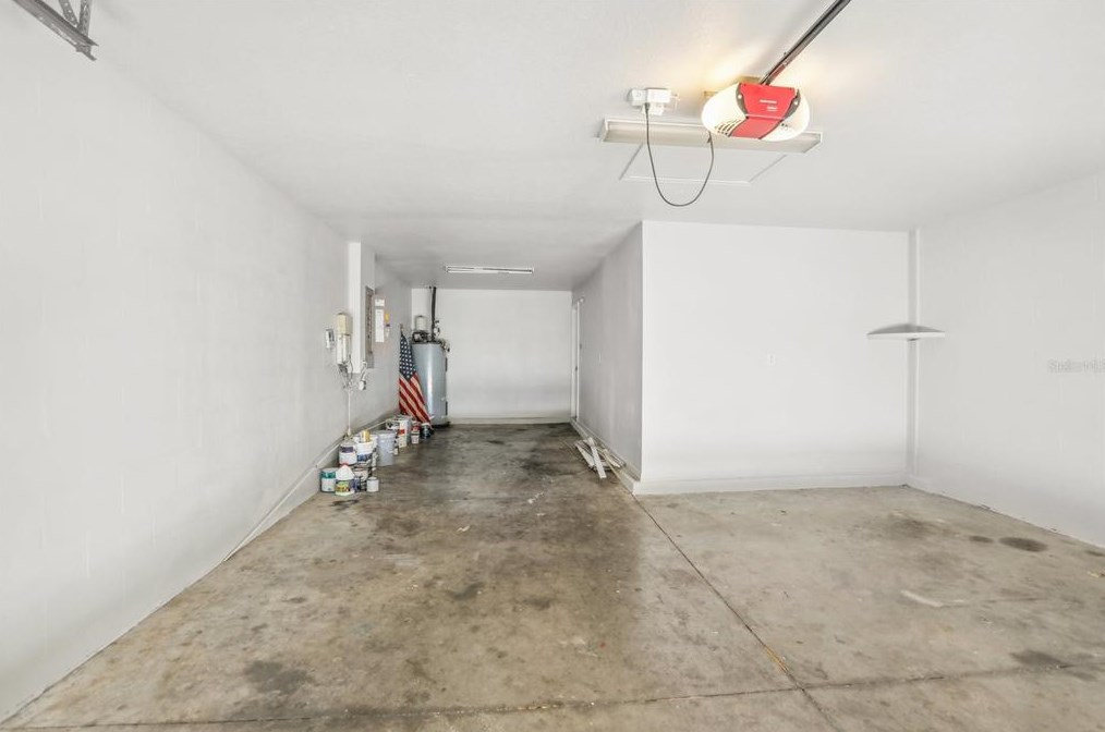 8002 Alamosa Wood Ave, Ruskin FL 33573-0144 exterior