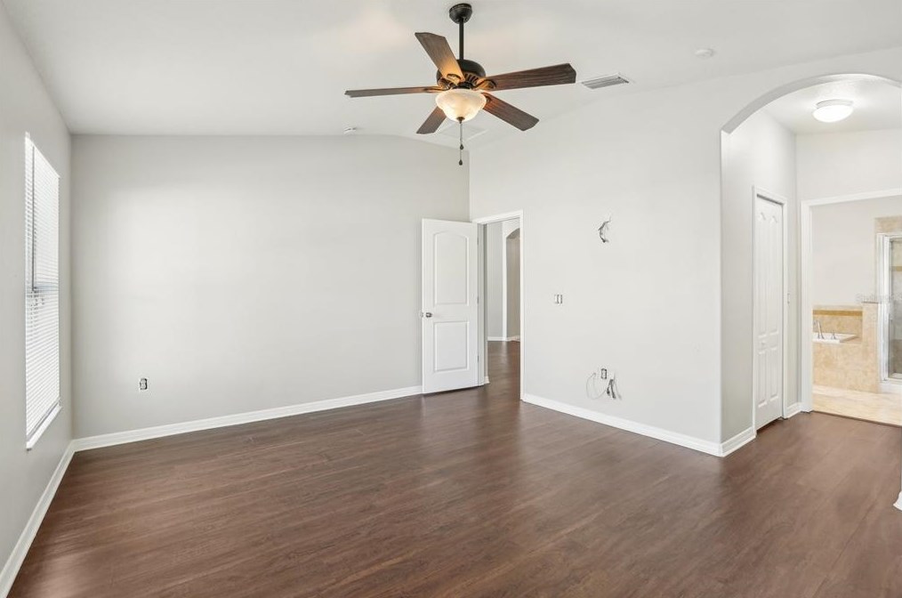 8002 Alamosa Wood Ave, Ruskin FL 33573-0144 exterior