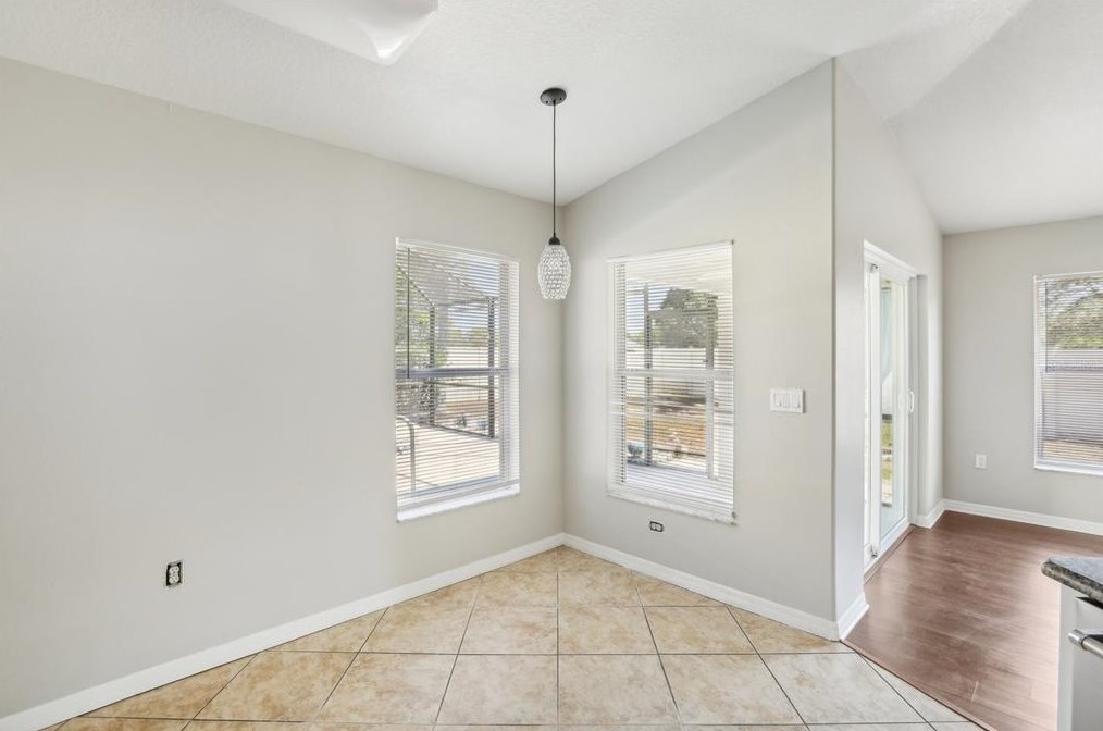 8002 Alamosa Wood Ave, Ruskin FL 33573-0144 exterior