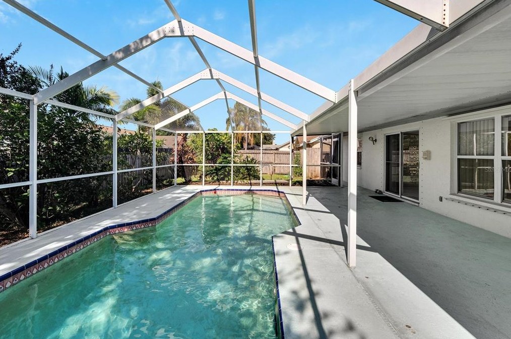 1717 Compton St, Brandon FL  33511-1865 exterior