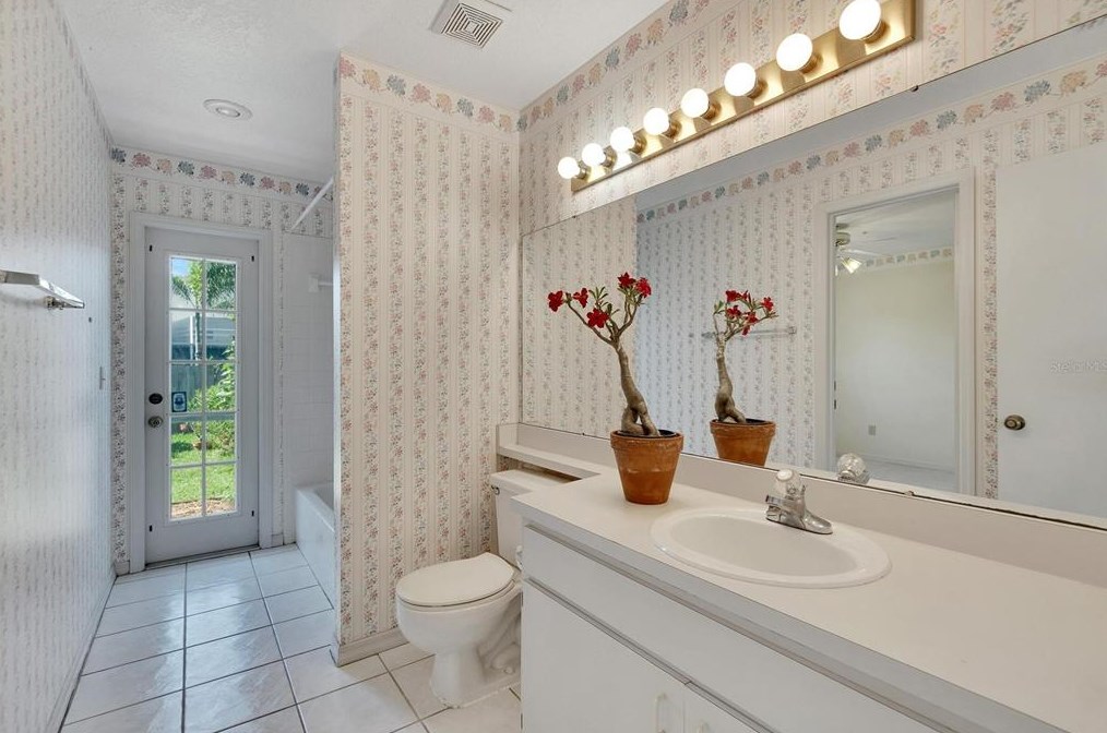 1717 Compton St, Brandon FL  33511-1865 exterior