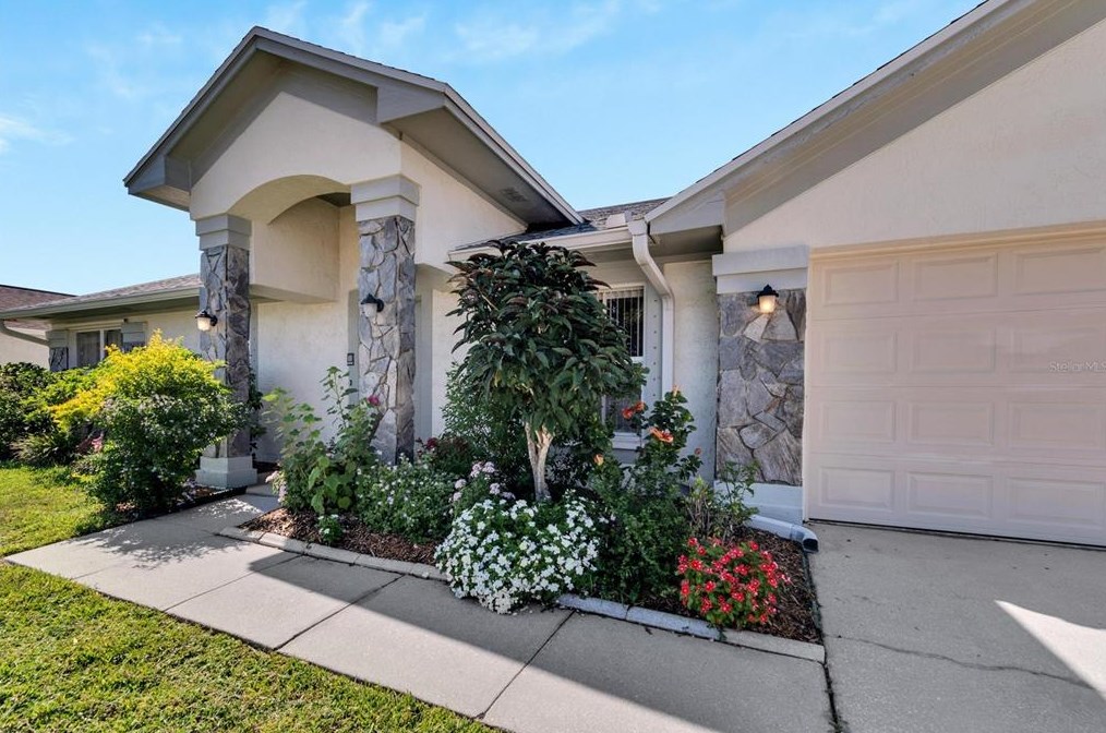 1717 Compton St, Brandon FL  33511-1865 exterior