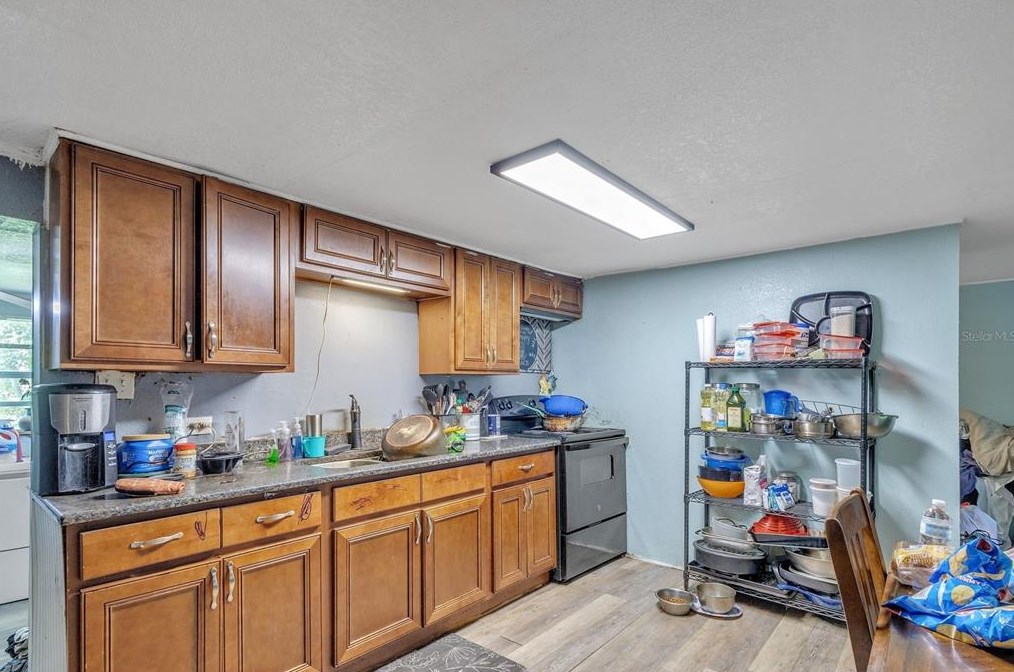 9356 Tom Costine Rd, Lakeland FL  33809-1657 exterior