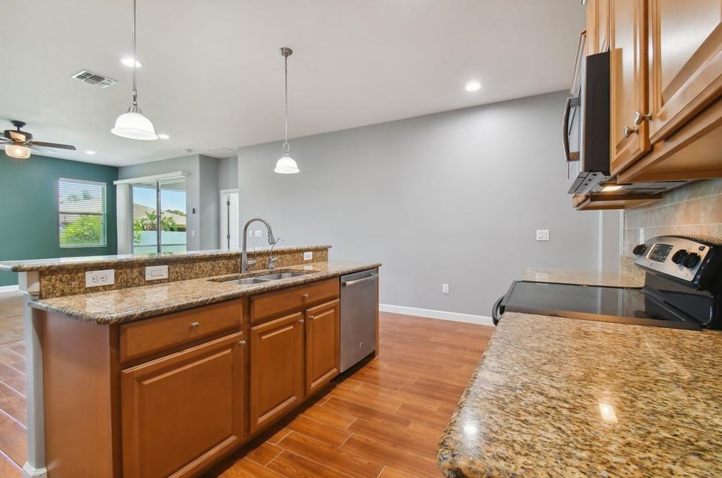 3661 Prescott Loop, Lakeland FL  33810-2860 exterior