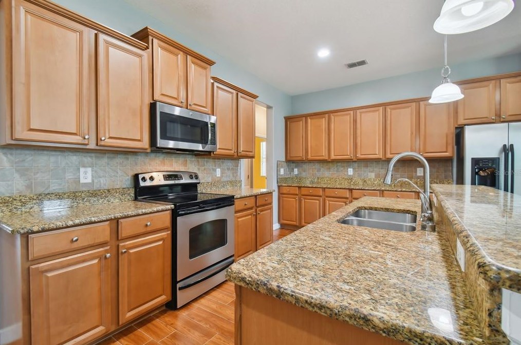 3661 Prescott Loop, Lakeland FL  33810-2860 exterior