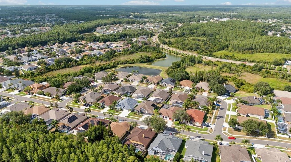 10010 Kingshyre Way, Tampa FL 33647-2875 exterior