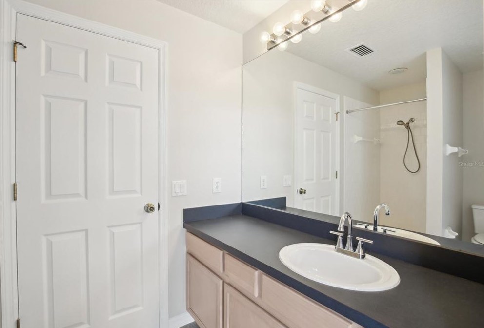 10010 Kingshyre Way, Tampa FL 33647-2875 exterior