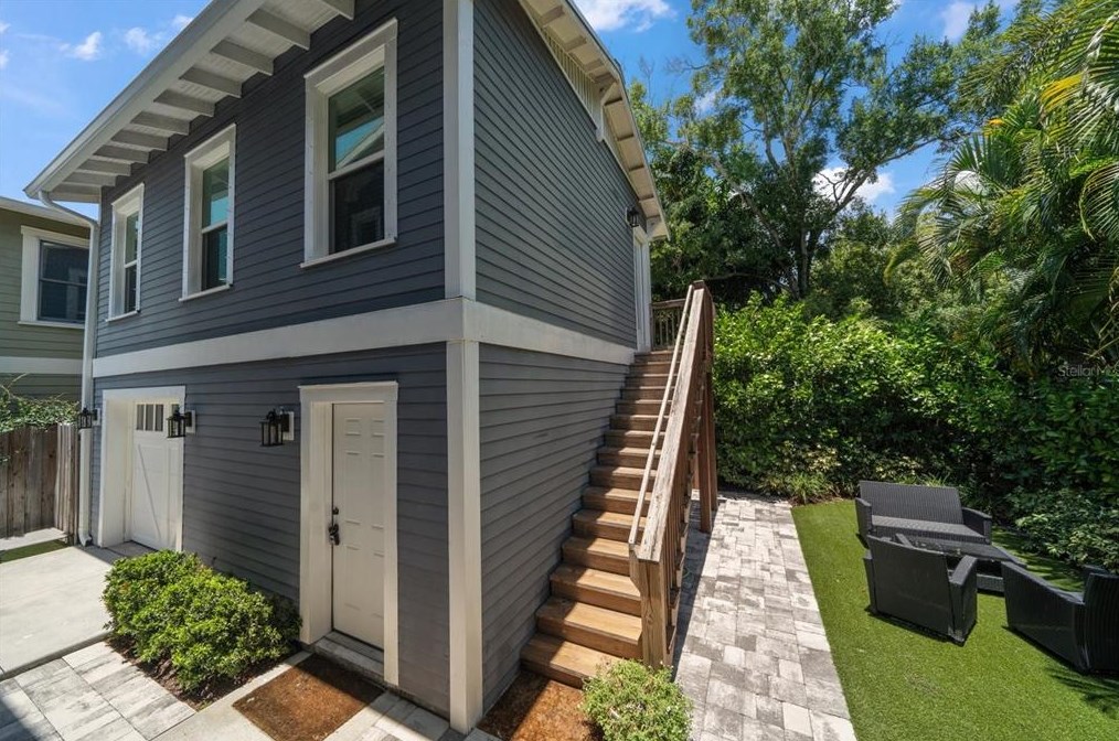 2109 Watrous Ave, Tampa FL 33629-5344 exterior