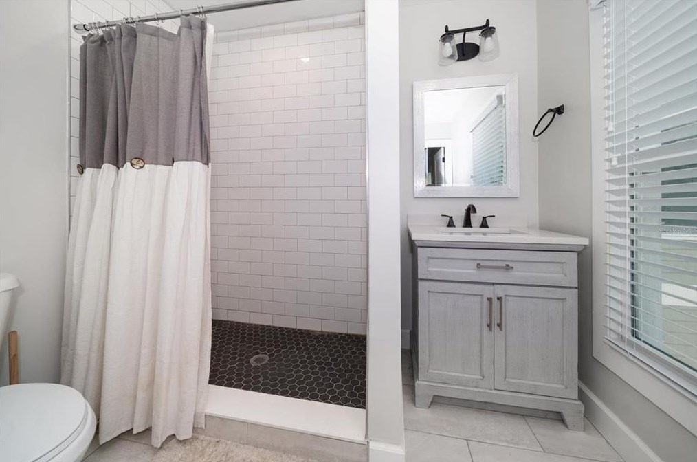 2109 Watrous Ave, Tampa FL 33629-5344 exterior