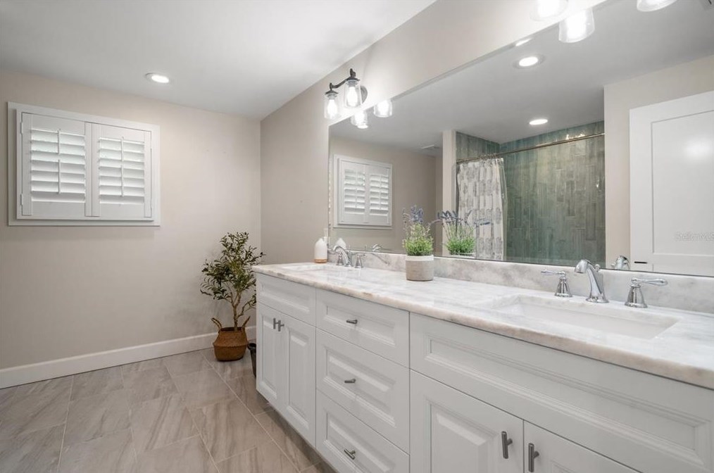 2109 Watrous Ave, Tampa FL 33629-5344 exterior