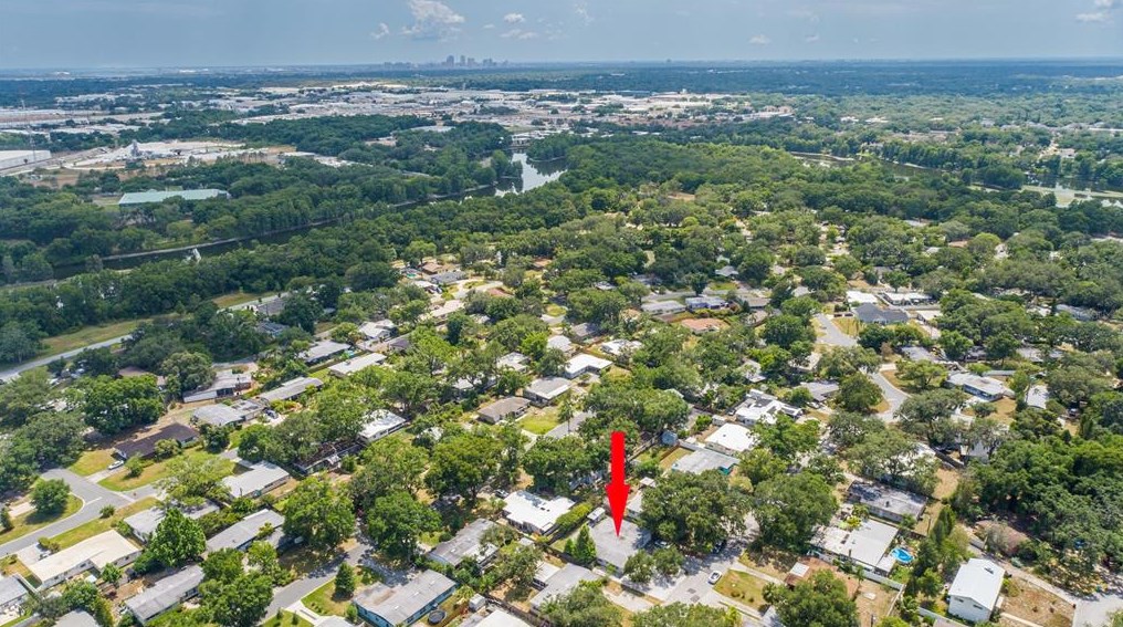 811 River Dr, Tampa FL  33617-7839 exterior