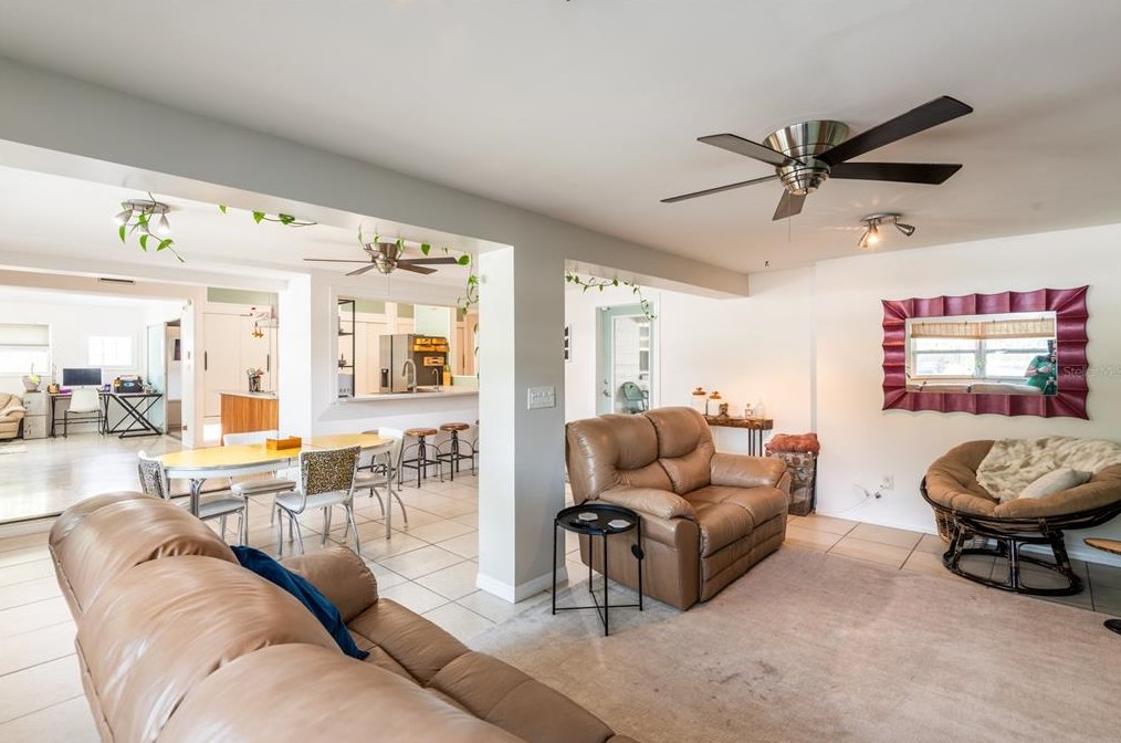 811 River Dr, Tampa FL  33617-7839 exterior