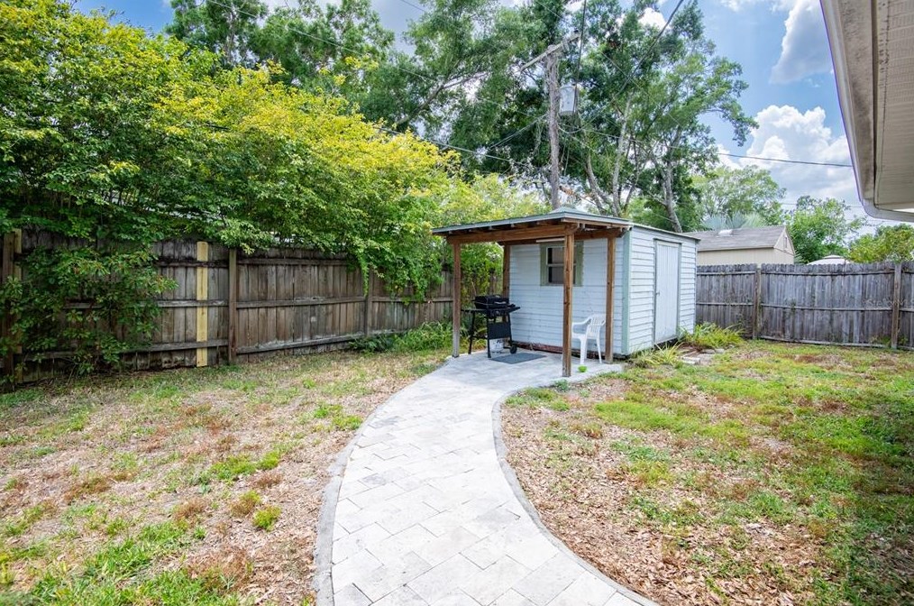 811 River Dr, Tampa FL  33617-7839 exterior