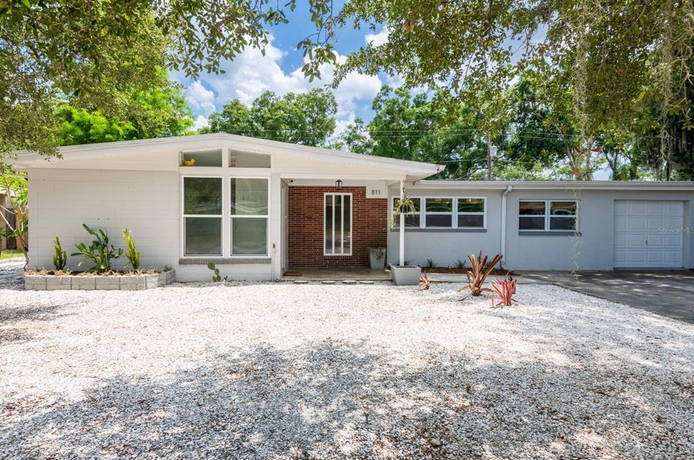811 River Dr, Tampa FL  33617-7839 exterior