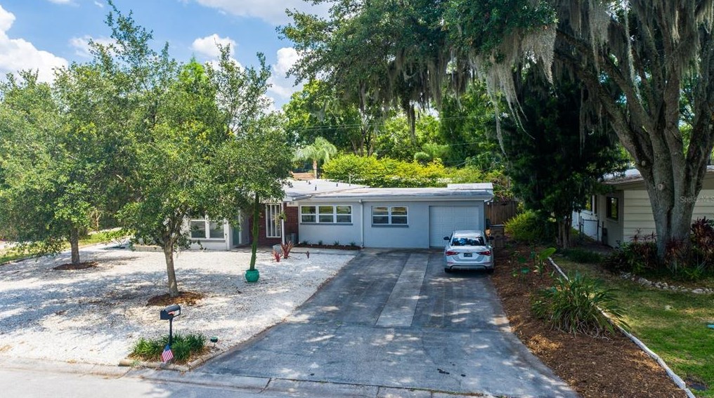 811 River Dr, Tampa FL  33617-7839 exterior