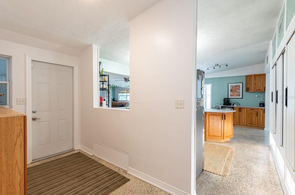 811 River Dr, Tampa FL  33617-7839 exterior