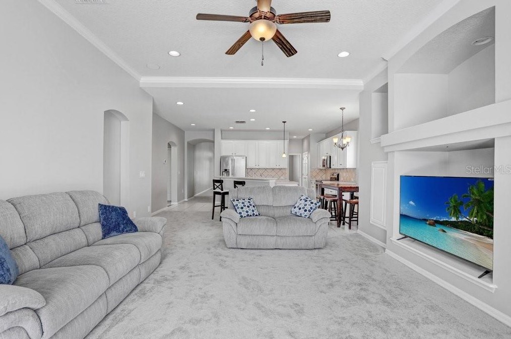 10027 Brompton Dr, Tampa FL 33626-5125 exterior