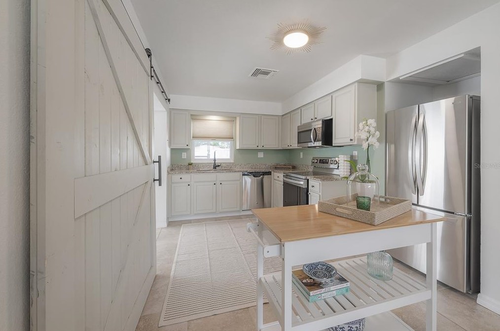 826 90th Ave, Saint Petersburg FL  33702-3024 exterior