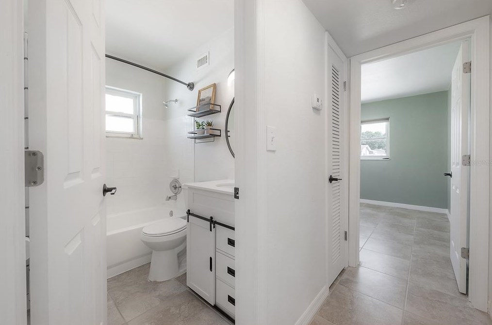 826 90th Ave, Saint Petersburg FL  33702-3024 exterior