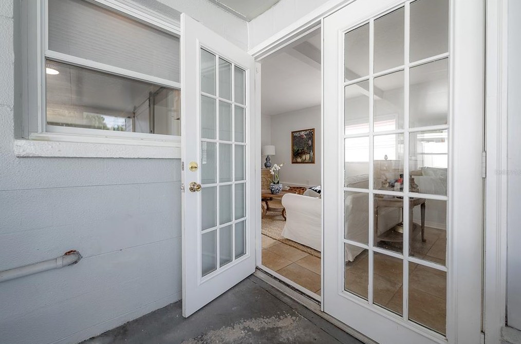 826 90th Ave, Saint Petersburg FL  33702-3024 exterior