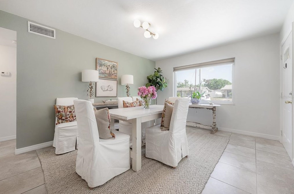 826 90th Ave, Saint Petersburg FL  33702-3024 exterior