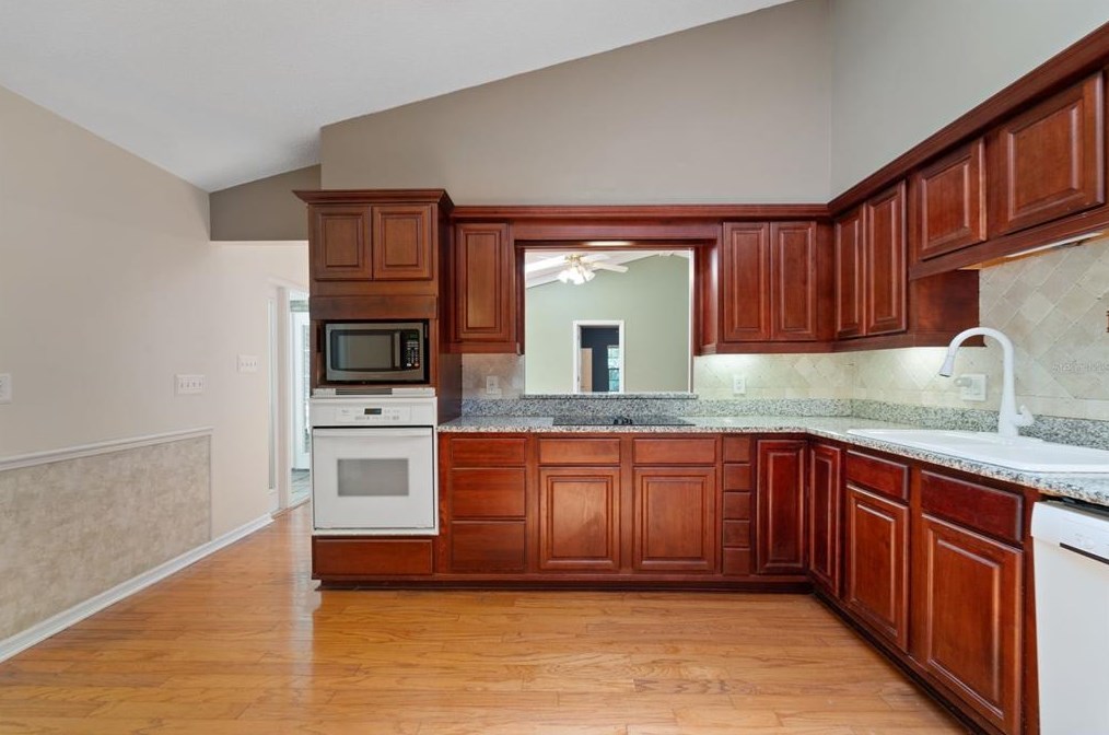 115 Frst Pt Ln, Longwood FL  32779-3710 exterior