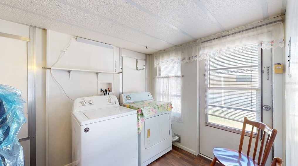 37432 Tropical Dr, Zephyrhills FL 33541-5353 exterior