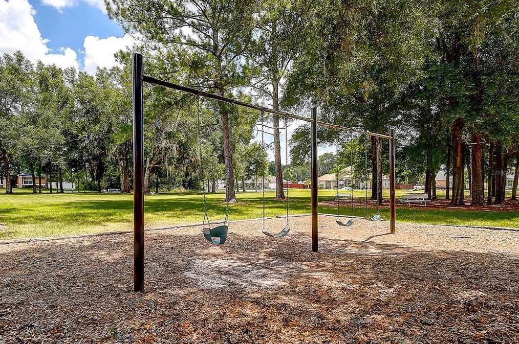 4240 106th St, Belleview FL  34420-3630 exterior