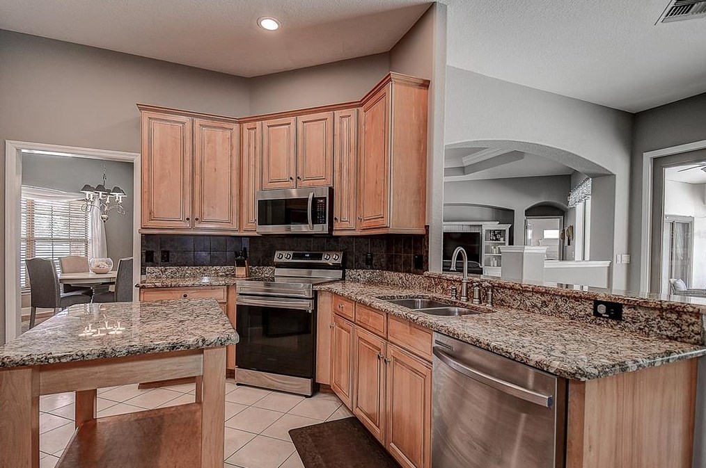 4240 106th St, Belleview FL  34420-3630 exterior