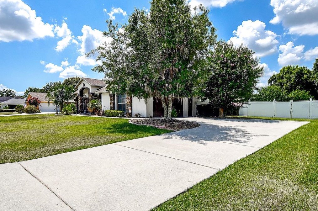 4240 106th St, Belleview FL  34420-3630 exterior