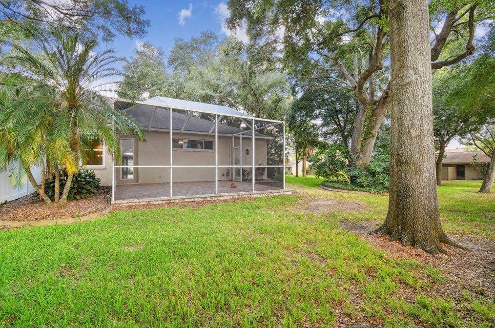 8635 Alexandra Arbor Ln, Tampa FL 33637-6330 exterior