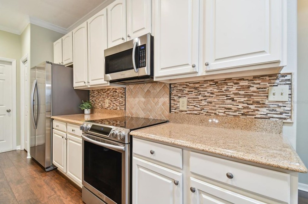 8635 Alexandra Arbor Ln, Tampa FL 33637-6330 exterior